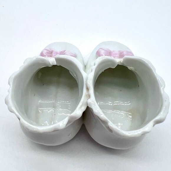 Vintage 70s Porcelain Baby Booties Pink Bow White Nursery Decor - Picture 6 of 8